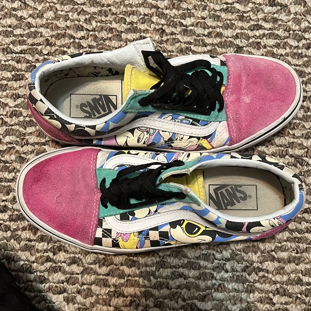 Disney vans!! - Picture 2 of 7
